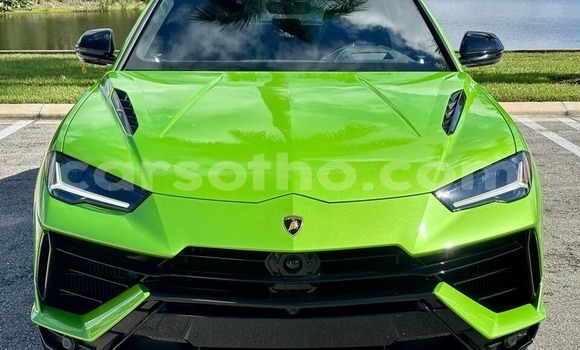 Sayi Na hannu Lamborghini Urus Green Mota in Butha–Buthe a Thaba-Tseka