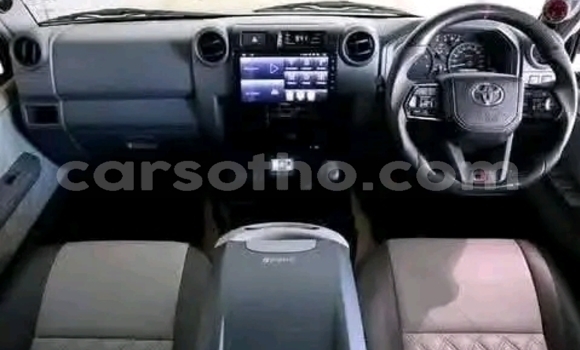 Acheter Occasion Voiture Toyota Land Cruiser Blanc à Maseru, Maseru Acheter Occasion Voiture Toyota Land Cruiser Blanc à Maseru, Maseru