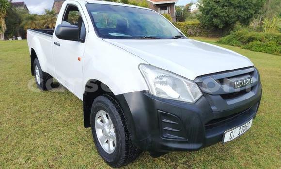 Acheter Occasion Voiture Isuzu KB Blanc à Maseru, Maseru Acheter Occasion Voiture Isuzu KB Blanc à Maseru, Maseru