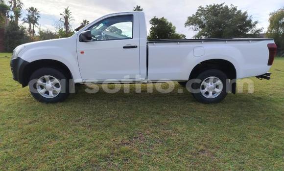 Acheter Occasion Voiture Isuzu KB Blanc à Maseru, Maseru Acheter Occasion Voiture Isuzu KB Blanc à Maseru, Maseru