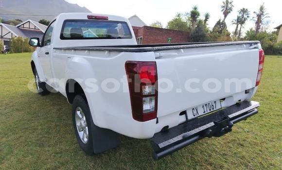 Acheter Occasion Voiture Isuzu KB Blanc à Maseru, Maseru Acheter Occasion Voiture Isuzu KB Blanc à Maseru, Maseru