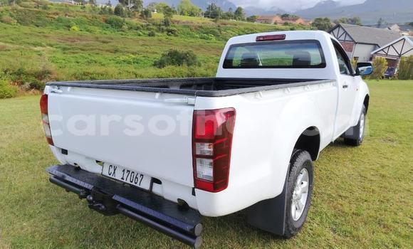 Acheter Occasion Voiture Isuzu KB Blanc à Maseru, Maseru Acheter Occasion Voiture Isuzu KB Blanc à Maseru, Maseru