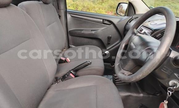 Acheter Occasion Voiture Isuzu KB Blanc à Maseru, Maseru Acheter Occasion Voiture Isuzu KB Blanc à Maseru, Maseru