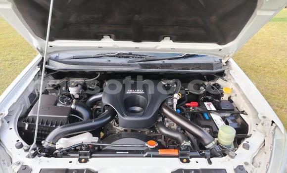 Acheter Occasion Voiture Isuzu KB Blanc à Maseru, Maseru Acheter Occasion Voiture Isuzu KB Blanc à Maseru, Maseru