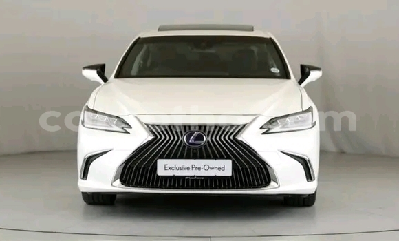 اشتري مستعمل Lexus ES 300 White سيارة في Maseru في Maseru