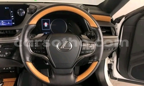 Buy Used Lexus ES 300 White Car in Maseru in Maseru Buy Used Lexus ES 300 White Car in Maseru in Maseru