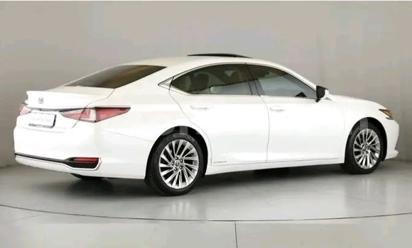 Buy Used Lexus ES 300 White Car in Maseru in Maseru Buy Used Lexus ES 300 White Car in Maseru in Maseru
