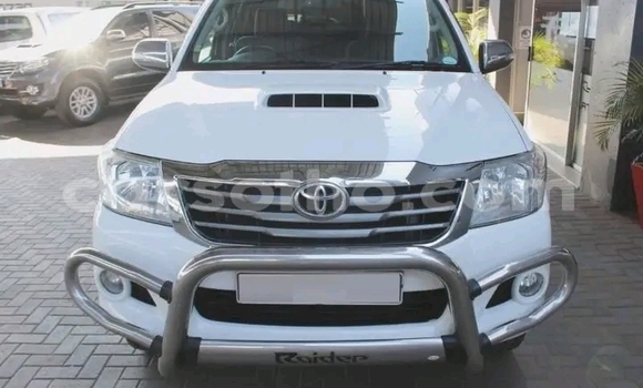 Buy Used Toyota Hilux White Car in Maseru in Maseru