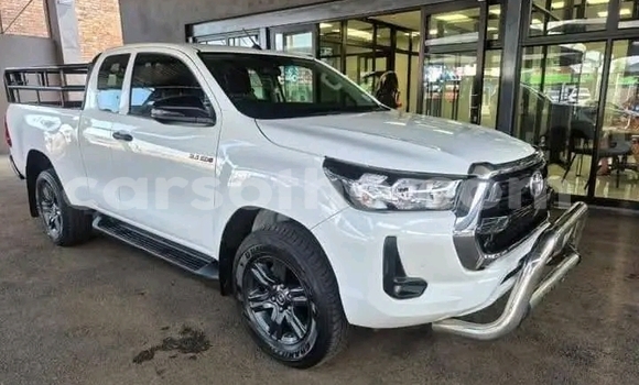 Buy Used Toyota Hilux White Car in Maseru in Maseru Buy Used Toyota Hilux White Car in Maseru in Maseru