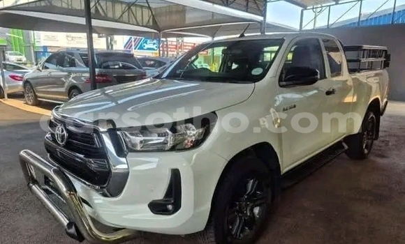 Buy Used Toyota Hilux White Car in Maseru in Maseru Buy Used Toyota Hilux White Car in Maseru in Maseru