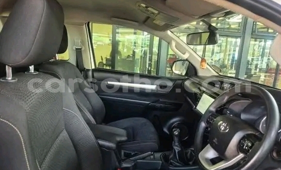 Buy Used Toyota Hilux White Car in Maseru in Maseru Buy Used Toyota Hilux White Car in Maseru in Maseru