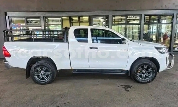 Buy Used Toyota Hilux White Car in Maseru in Maseru Buy Used Toyota Hilux White Car in Maseru in Maseru