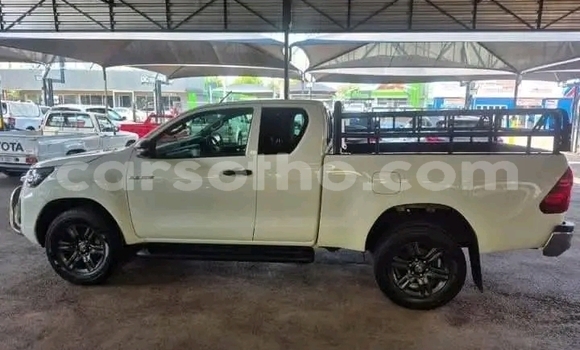 Buy Used Toyota Hilux White Car in Maseru in Maseru Buy Used Toyota Hilux White Car in Maseru in Maseru