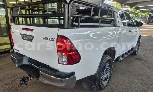 Buy Used Toyota Hilux White Car in Maseru in Maseru Buy Used Toyota Hilux White Car in Maseru in Maseru