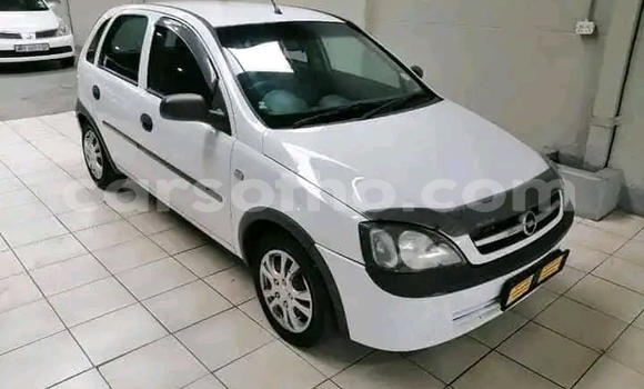 Sayi Na hannu Opel Corsa White Mota in Maseru a Maseru