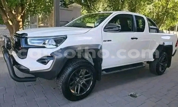 Buy Used Toyota Hilux White Car in Maseru in Maseru Buy Used Toyota Hilux White Car in Maseru in Maseru