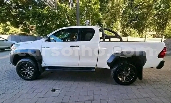 Buy Used Toyota Hilux White Car in Maseru in Maseru Buy Used Toyota Hilux White Car in Maseru in Maseru