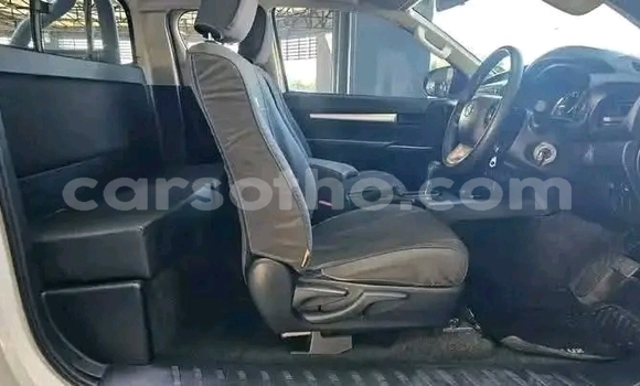 Buy Used Toyota Hilux White Car in Maseru in Maseru Buy Used Toyota Hilux White Car in Maseru in Maseru