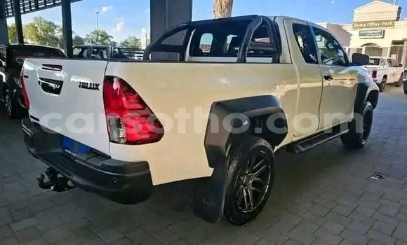 Buy Used Toyota Hilux White Car in Maseru in Maseru Buy Used Toyota Hilux White Car in Maseru in Maseru