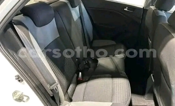 Acheter Occasion Voiture Hyundai i20 Blanc à Maseru, Maseru Acheter Occasion Voiture Hyundai i20 Blanc à Maseru, Maseru