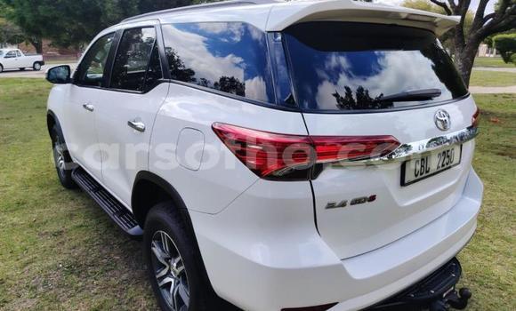 Acheter Occasion Voiture Toyota Fortuner Blanc à Maseru, Maseru Acheter Occasion Voiture Toyota Fortuner Blanc à Maseru, Maseru