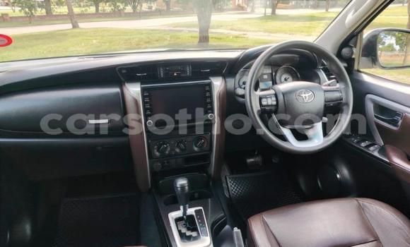 Acheter Occasion Voiture Toyota Fortuner Blanc à Maseru, Maseru Acheter Occasion Voiture Toyota Fortuner Blanc à Maseru, Maseru