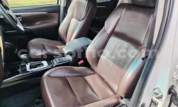 Acheter Occasion Voiture Toyota Fortuner Blanc à Maseru, Maseru Acheter Occasion Voiture Toyota Fortuner Blanc à Maseru, Maseru