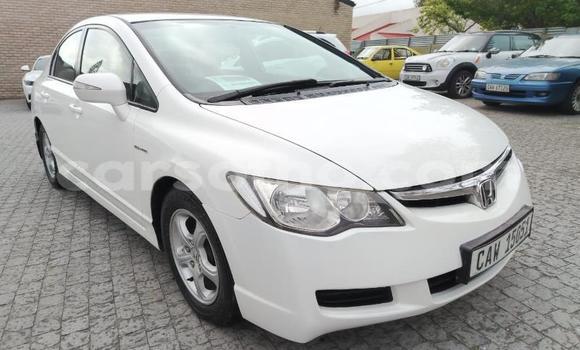 Sayi Na hannu Honda Civic White Mota in Maseru a Maseru Sayi Na hannu Honda Civic White Mota in Maseru a Maseru