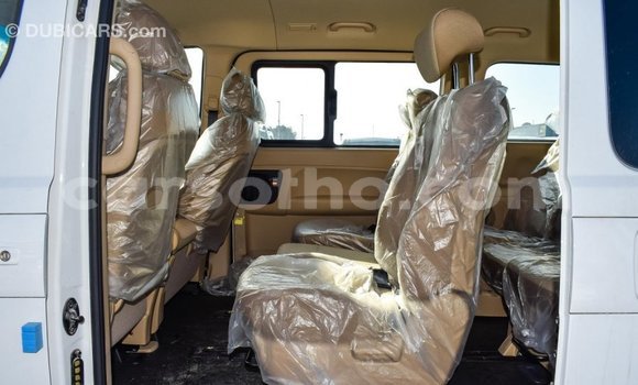 Acheter Import Voiture Hyundai Accent Blanc à Import - Dubai, Maseru Acheter Import Voiture Hyundai Accent Blanc à Import - Dubai, Maseru