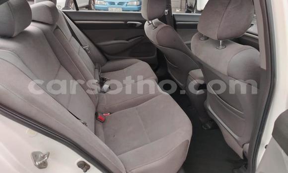 Sayi Na hannu Honda Civic White Mota in Maseru a Maseru Sayi Na hannu Honda Civic White Mota in Maseru a Maseru