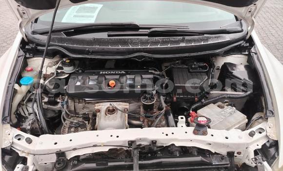 Sayi Na hannu Honda Civic White Mota in Maseru a Maseru Sayi Na hannu Honda Civic White Mota in Maseru a Maseru