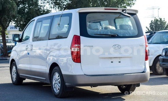 Acheter Import Voiture Hyundai Accent Blanc à Import - Dubai, Maseru Acheter Import Voiture Hyundai Accent Blanc à Import - Dubai, Maseru