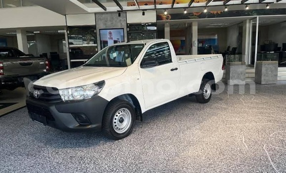 Buy Used Toyota Hilux White Car in Maseru in Maseru Buy Used Toyota Hilux White Car in Maseru in Maseru