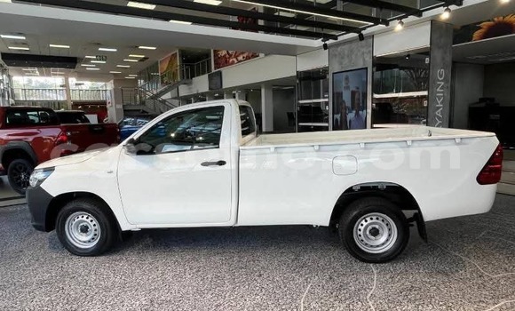 Buy Used Toyota Hilux White Car in Maseru in Maseru Buy Used Toyota Hilux White Car in Maseru in Maseru