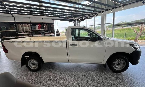 Buy Used Toyota Hilux White Car in Maseru in Maseru Buy Used Toyota Hilux White Car in Maseru in Maseru