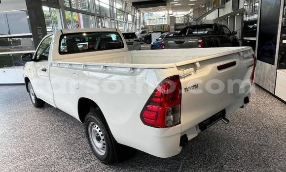 Buy Used Toyota Hilux White Car in Maseru in Maseru Buy Used Toyota Hilux White Car in Maseru in Maseru