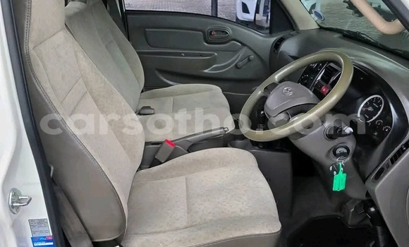 Buy Used Hyundai H200 White Car in Maseru in Maseru Buy Used Hyundai H200 White Car in Maseru in Maseru