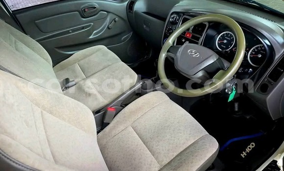 Buy Used Hyundai H200 White Car in Maseru in Maseru Buy Used Hyundai H200 White Car in Maseru in Maseru