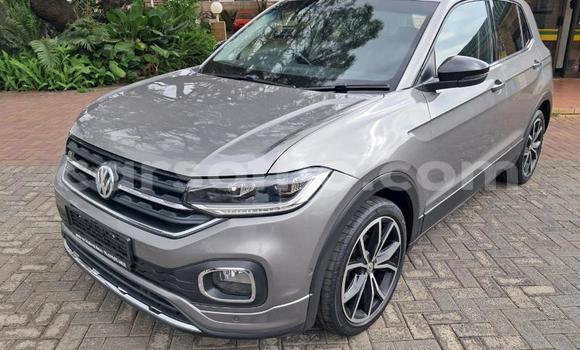 Acheter Occasion Voiture Volkswagen T-Roc Gris à Maseru, Maseru Acheter Occasion Voiture Volkswagen T-Roc Gris à Maseru, Maseru