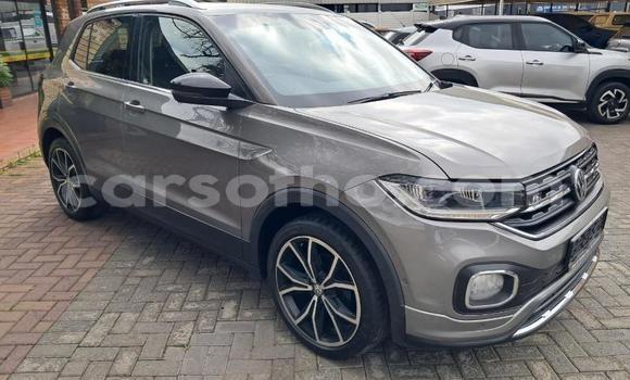 Acheter Occasion Voiture Volkswagen T-Roc Gris à Maseru, Maseru Acheter Occasion Voiture Volkswagen T-Roc Gris à Maseru, Maseru