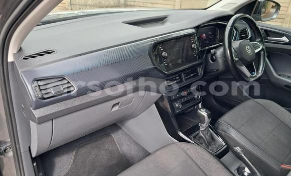 Acheter Occasion Voiture Volkswagen T-Roc Gris à Maseru, Maseru Acheter Occasion Voiture Volkswagen T-Roc Gris à Maseru, Maseru