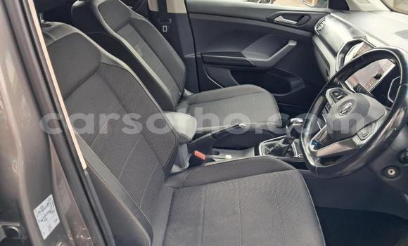 Acheter Occasion Voiture Volkswagen T-Roc Gris à Maseru, Maseru Acheter Occasion Voiture Volkswagen T-Roc Gris à Maseru, Maseru