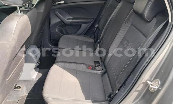 Acheter Occasion Voiture Volkswagen T-Roc Gris à Maseru, Maseru Acheter Occasion Voiture Volkswagen T-Roc Gris à Maseru, Maseru