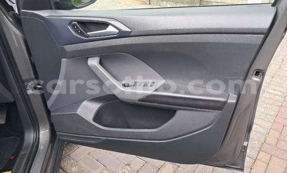 Acheter Occasion Voiture Volkswagen T-Roc Gris à Maseru, Maseru Acheter Occasion Voiture Volkswagen T-Roc Gris à Maseru, Maseru