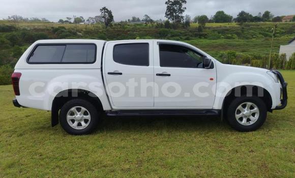 اشتري مستعمل Isuzu KB White سيارة في Maseru في Maseru اشتري مستعمل Isuzu KB White سيارة في Maseru في Maseru