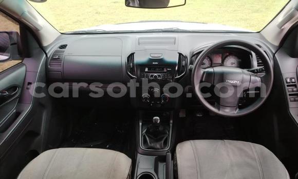 اشتري مستعمل Isuzu KB White سيارة في Maseru في Maseru اشتري مستعمل Isuzu KB White سيارة في Maseru في Maseru