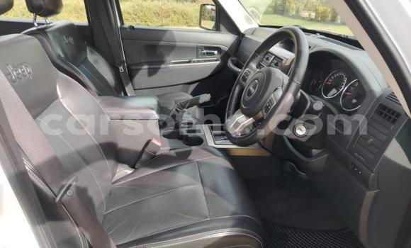 اشتري مستعمل Jeep Cherokee White سيارة في Maseru في Maseru اشتري مستعمل Jeep Cherokee White سيارة في Maseru في Maseru