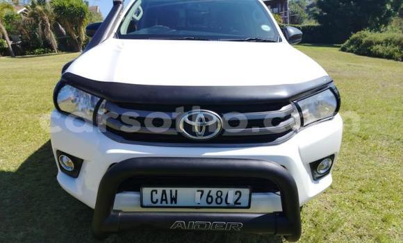 اشتري مستعمل Toyota Hilux White سيارة في Maseru في Maseru اشتري مستعمل Toyota Hilux White سيارة في Maseru في Maseru