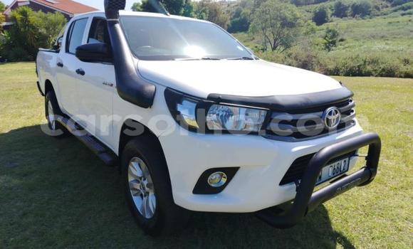 اشتري مستعمل Toyota Hilux White سيارة في Maseru في Maseru اشتري مستعمل Toyota Hilux White سيارة في Maseru في Maseru