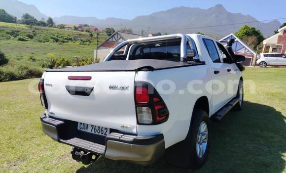 اشتري مستعمل Toyota Hilux White سيارة في Maseru في Maseru اشتري مستعمل Toyota Hilux White سيارة في Maseru في Maseru